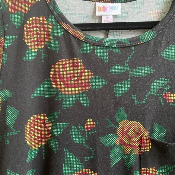 🦋 LuLaRoe Carly size Medium $2/20 black with pixel rose print, EUC - Picture 2 of 4